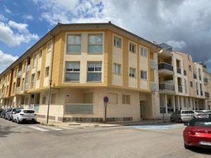 Excellent apartment for a low and negotiable price. Precioso piso, precio negociable.
