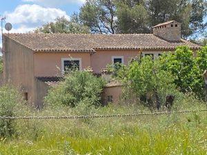 Good opportunity, low price. Rustic house for sale close to Inca.